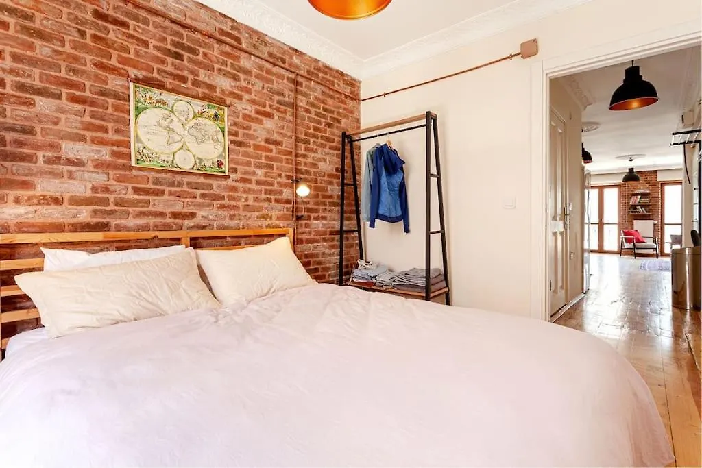 Appartamento Central Location With 2 Bedrooms Provincia di Provincia di Istanbul